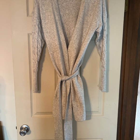 Molly & Isadora long cardigan in gray - Picture 2 of 4